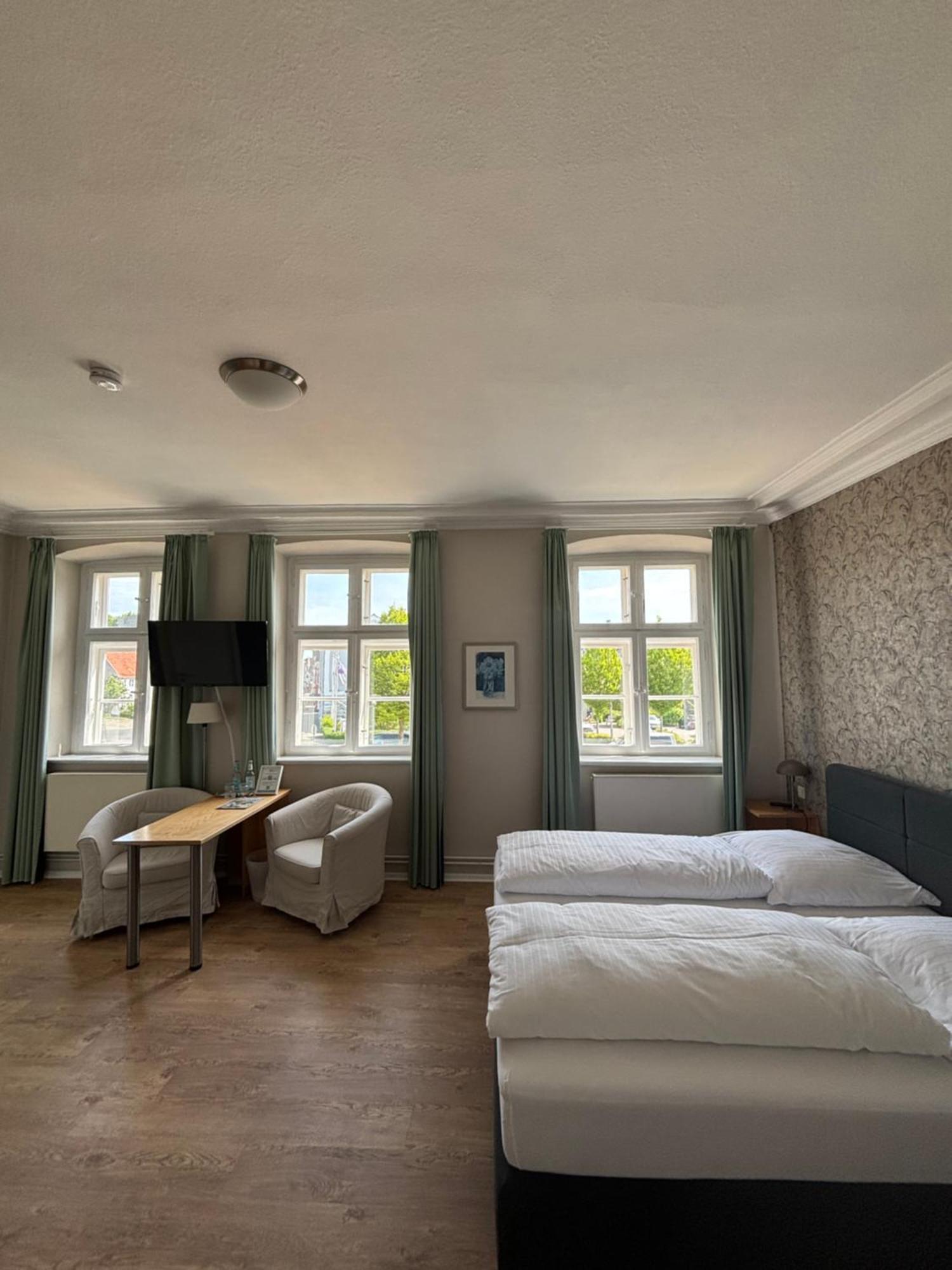 Hotel Zollhaus Schleswig Exterior photo